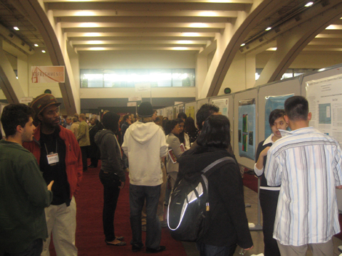 EBAYS students browsing the other research projects at the American Geophysical Union (AGU) conference, December 2007