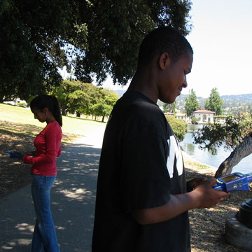 EBAYS students taking particulate levels at Lake Merritt, 2007
