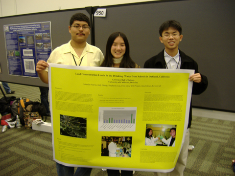 EBAYS students explain their research project at the American Geophysical Union (AGU), December 2006